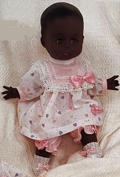 Effanbee - Baby Button Nose - Baby to Love in Heart Outift - African American - Doll